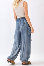 Load image into Gallery viewer, Chambray Cute Pocket Convertible Pants