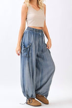 Load image into Gallery viewer, Chambray Cute Pocket Convertible Pants