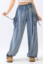 Load image into Gallery viewer, Chambray Cute Pocket Convertible Pants
