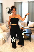 Load image into Gallery viewer, Floral Noir Thermal Pants