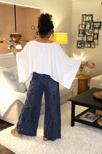 Load image into Gallery viewer, JH Mineral Wash Wide Leg Cropped Pants