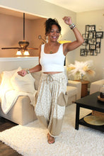 Load image into Gallery viewer, POL Caramel Floral Pattern Knit Pants