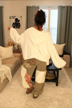 Load image into Gallery viewer, POL Double Gauze Autumn Garden Jogger Pants