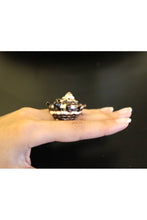 Load image into Gallery viewer, Queen of the Ocean Seashell Ring