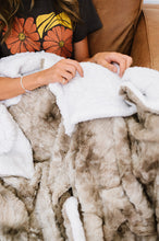 Load image into Gallery viewer, Super Soft Faux Fur Blanket
