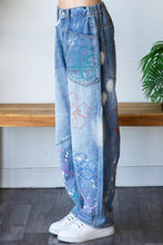 Load image into Gallery viewer, O&H Artistic Flower Embroidered Washed Denim Jeans