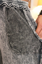 Load image into Gallery viewer, JH Raw Hem Wide Pants
