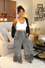 Load image into Gallery viewer, JH Raw Hem Wide Pants