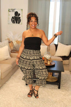 Load image into Gallery viewer, BB Beautiful Flower Batik Ruins Bloomer Midi Capri Short
