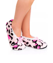 Load image into Gallery viewer, Leopard Fuzzy Sock Slippers
