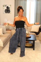 Load image into Gallery viewer, JH Raw Hem Wide Pants

