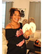Load image into Gallery viewer, Leopard Faux Fur Lined Slippers
