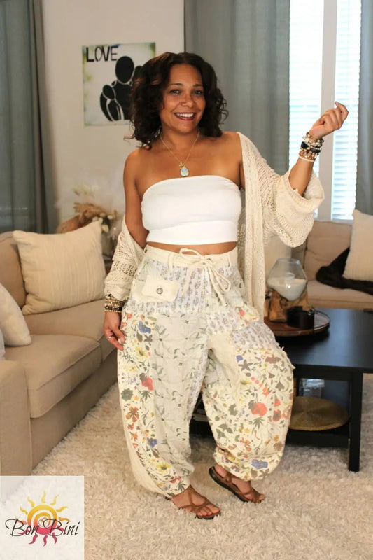 POL Soft Cream Floral Twill Patch Joggers