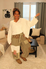 Load image into Gallery viewer, POL Double Gauze Autumn Garden Jogger Pants
