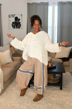 Load image into Gallery viewer, POL Overlock Stitch Jogger Pants
