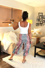 Load image into Gallery viewer, Vintage Pastels Bloomer Midi Capri Shorts
