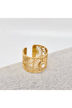 Load image into Gallery viewer, Bohemia Flower Gold Plated Ring

