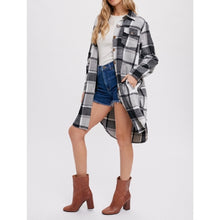 Load image into Gallery viewer, Corvina Plaid Longline Shacket
