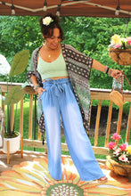 Load image into Gallery viewer, Gemini Chic Floral Kimono
