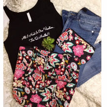 Load image into Gallery viewer, Top paired with Floral Paradise Quilted tote bag.
